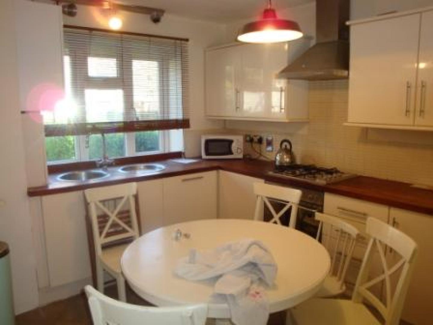 			NEW INSTRUCTION, 2 Bedroom, 1 bath, 1 reception Flat			 Chichester Road, KILBURN PARK/MAIDA VALE